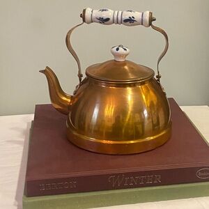 Vintage Cottagecore Polished Copper Tea Kettle With Ceramic Deflt Design Handle